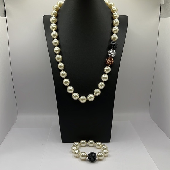 Faux Pearl & Rhinestones matching Necklace & Bracelet Elegant, Classy Big Bold - Picture 7 of 11